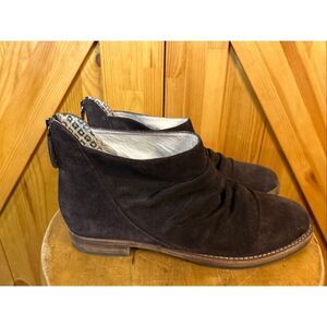 Matt Bernson Anthropologie Brown Suede Boots Size 9M